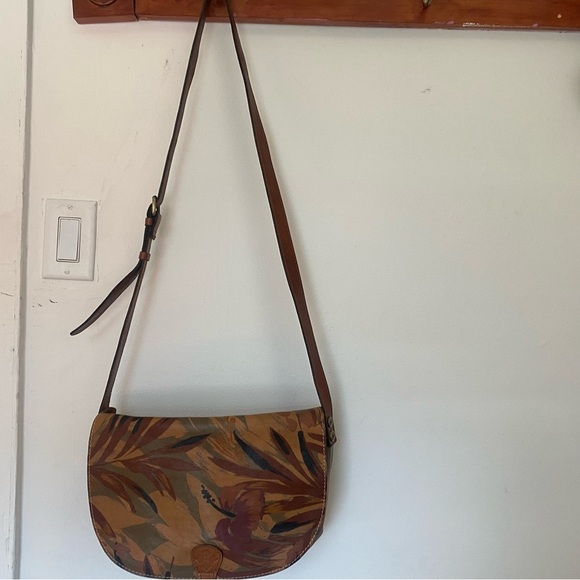 Patricia Nash ROSOLINI Leather Saddle Bag Tropical Palm Print - Picture 2 of 14